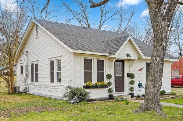 304 Texas Street, Sulphur Springs, TX 75482