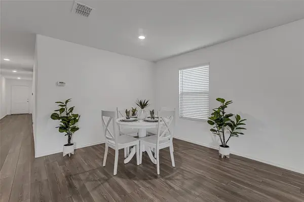 1105 Wildflower Street, Ennis, TX 75119