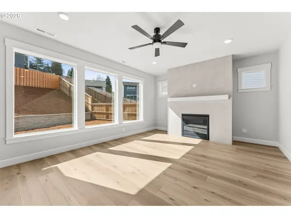 16462 SW Cambridge LN, Durham, OR 97224