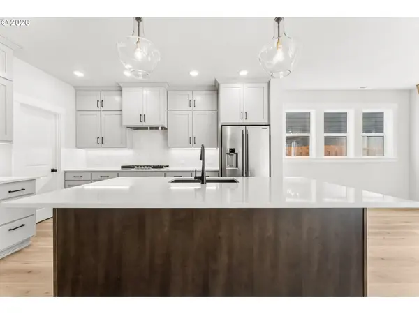 16462 SW Cambridge LN, Durham, OR 97224