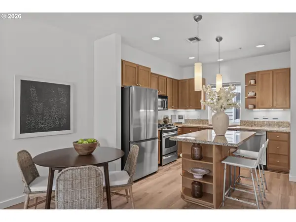 10606 SE MAIN ST #204, Milwaukie, OR 97222