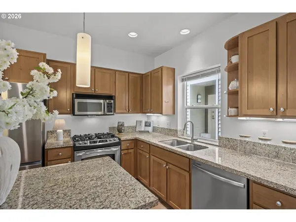 10606 SE MAIN ST #204, Milwaukie, OR 97222