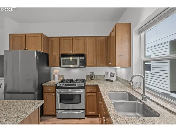 10606 SE MAIN ST #204, Milwaukie, OR 97222