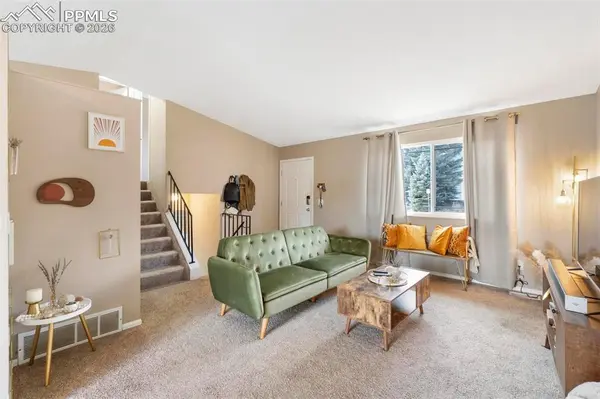 2005 Palm DR, Colorado Springs, CO 80918