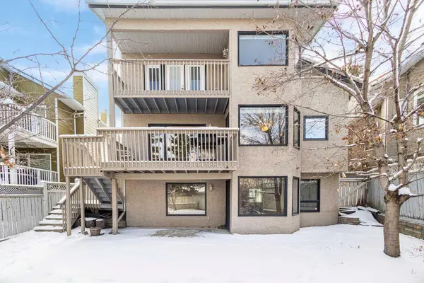 118 Sienna Hills DR SW, Calgary, AB T3H 2C8