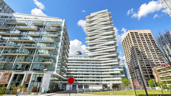 15 Queens Quay E #907, Toronto C08, ON M5E 0C5