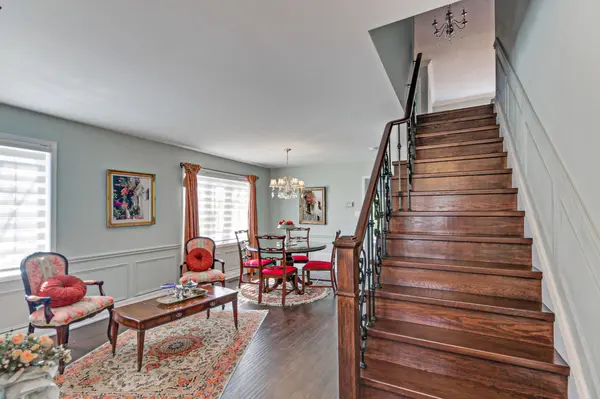 108 Hollandview TRL, Aurora, ON L4G 7H6