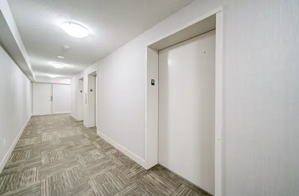 1410 Dupont RD #1803, Toronto W02, ON P1B 8Z4