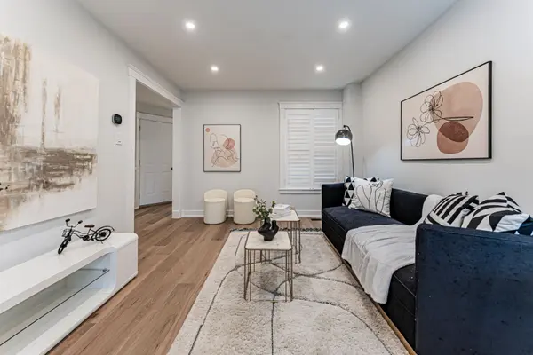 1613 Greenbriar DR, Oakville, ON L6M 1Y3