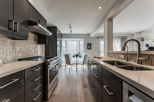 1613 Greenbriar DR, Oakville, ON L6M 1Y3