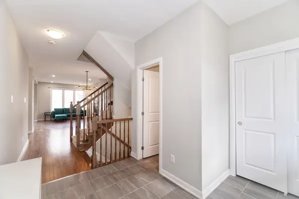 10 Eramosa CRES, Kanata, ON K2T 0R3
