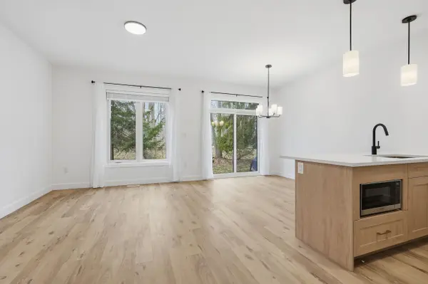 279 HILL ST #3, Central Elgin, ON N5L 0C4