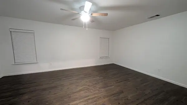 1406 Eastus Drive, Dallas, TX 75208