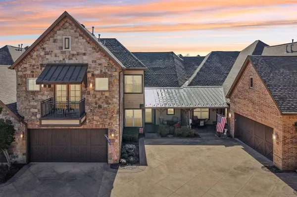 310 Watermere Drive #310, Southlake, TX 76092