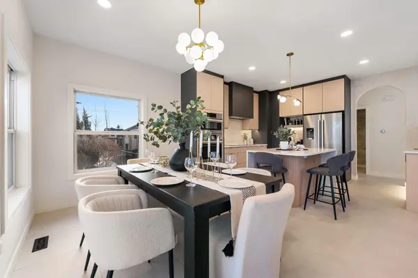 125 Discovery PL SW, Calgary, AB T3H 4N5