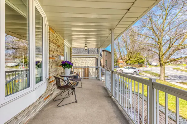 270 Wellesworth DR, Toronto W08, ON M9C 4S7