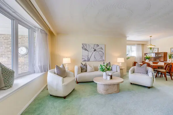 270 Wellesworth DR, Toronto W08, ON M9C 4S7