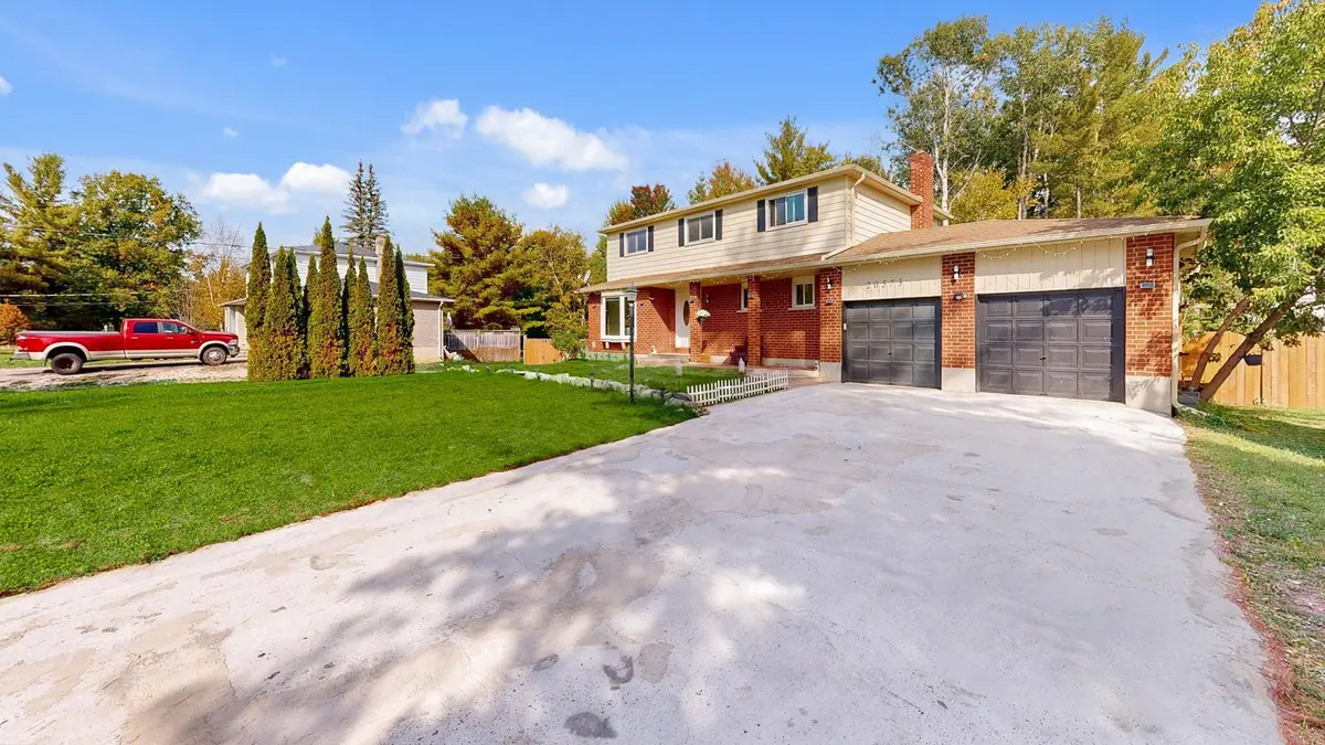 20573 Yonge ST, East Gwillimbury, ON L3Y 4V8