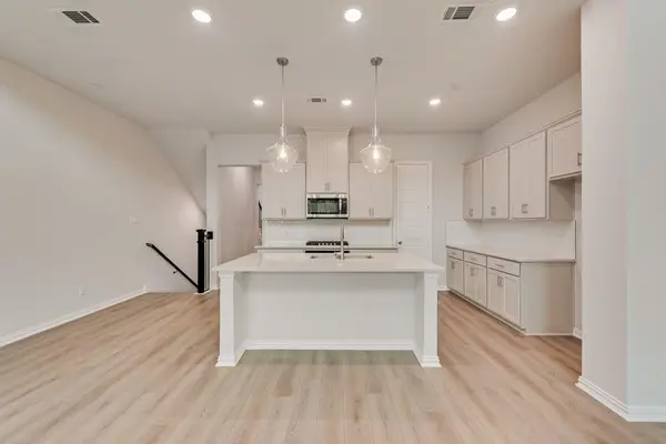 8095 Challenger Lane, Frisco, TX 75034