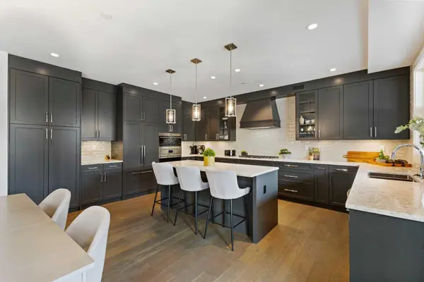 101A Stewart Creek Rise #102, Canmore, AB T1W 0K2