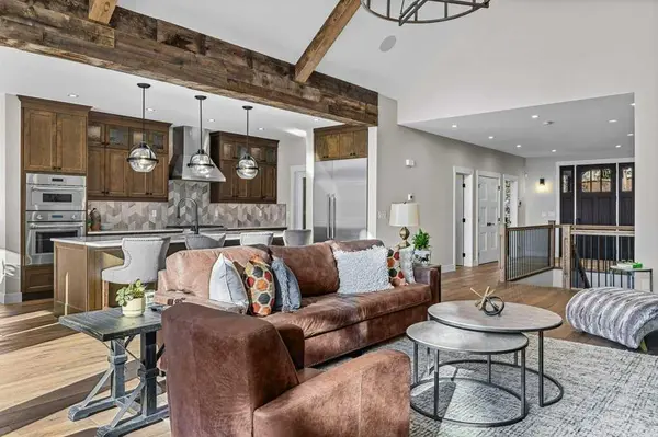 137 Silvertip RDG, Canmore, AB T1W 3A7