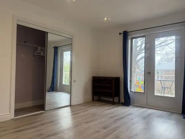 428 Palmer AVE #Main FL, Richmond Hill, ON L4C 1R1