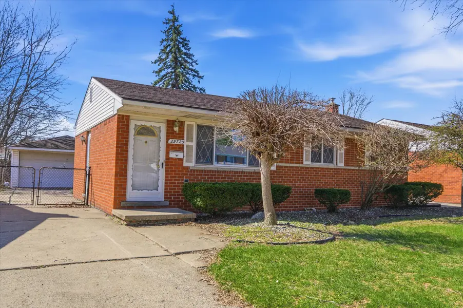 29725 Brown CT, Garden City, MI 48135