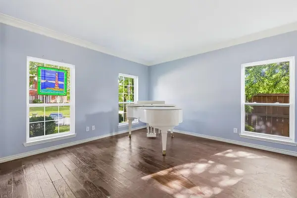 1801 Rolling Ridge Drive, Grapevine, TX 76051