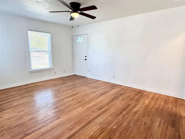 4236 Voncille Street, Haltom City, TX 76117