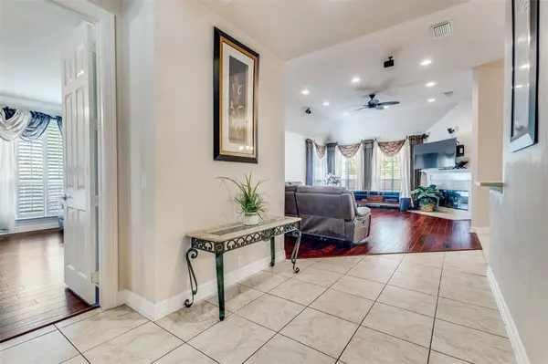 6623 Sapphire Circle S, Colleyville, TX 76034