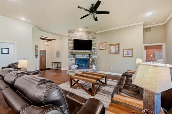 56 Turtle Point Lane, Gordonville, TX 76245