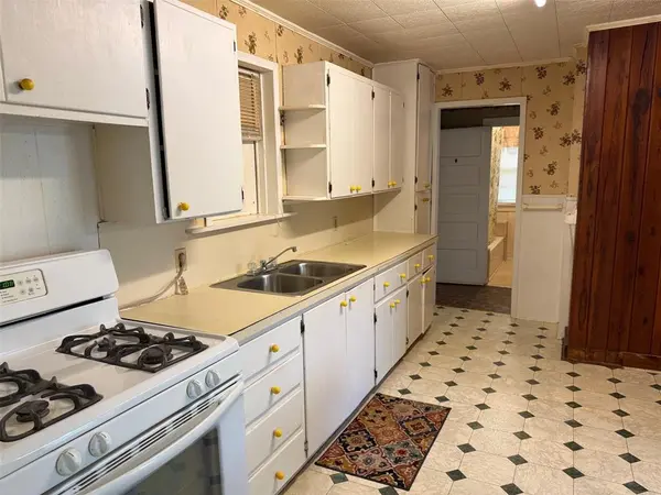 403 Avenue E Avenue, Valley Mills, TX 76689