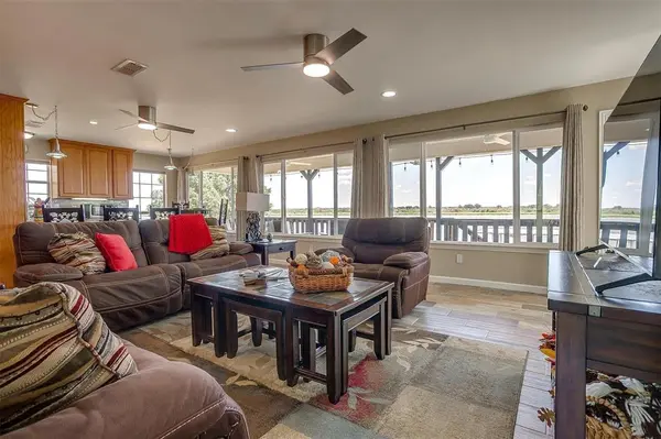 5901 Parkside Court, Granbury, TX 76048