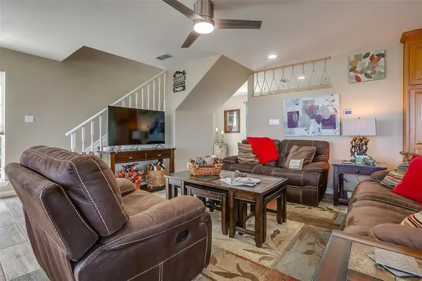 5901 Parkside Court, Granbury, TX 76048