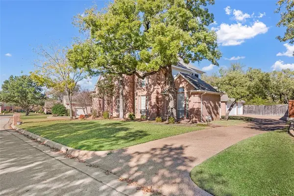 5519 Hunterwood Lane, Arlington, TX 76017