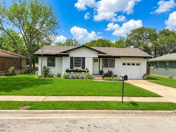 1910 Mercedes Road, Denton, TX 76205