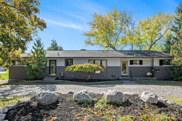 60 Waldon RD, Clarkston, MI 48346