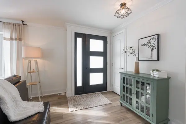 104 Linden LN, Innisfil, ON L9S 1N4