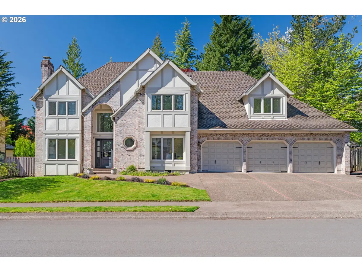 14335 EDENBERRY DR, Lake Oswego, OR 97035