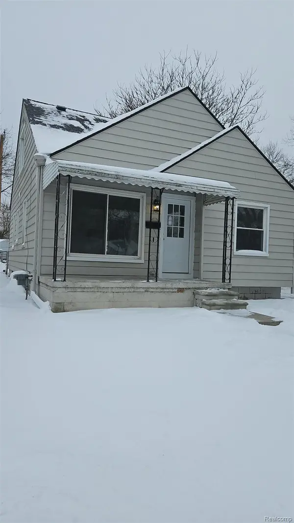 590 E Madison AVE, Pontiac, MI 48340