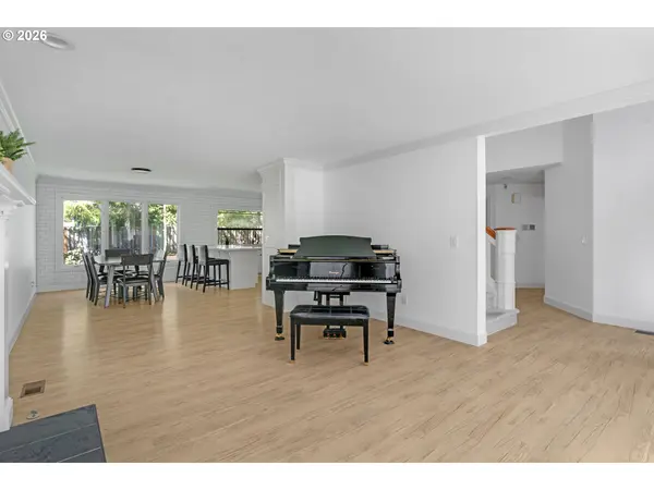 14335 EDENBERRY DR, Lake Oswego, OR 97035