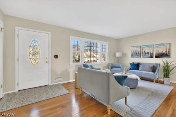 53 Patricia Pl, Clifton City, NJ 07012