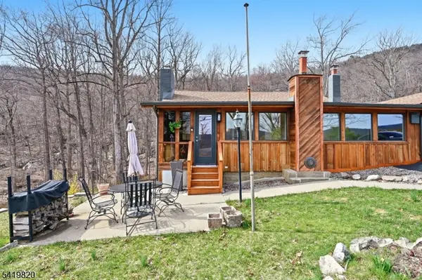 37 Blueberry Hill, Greenwood Lake, NJ 10925