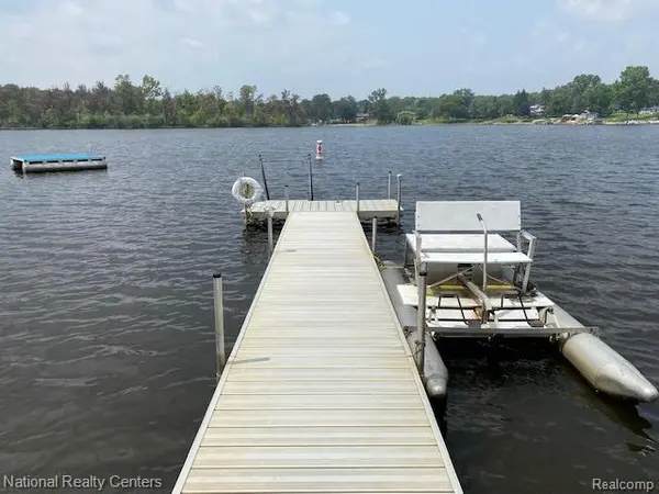 11783 Shenandoah DR #1, Green Oak Township, MI 48178