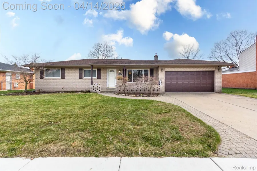 30087 Lyndon ST, Livonia, MI 48154
