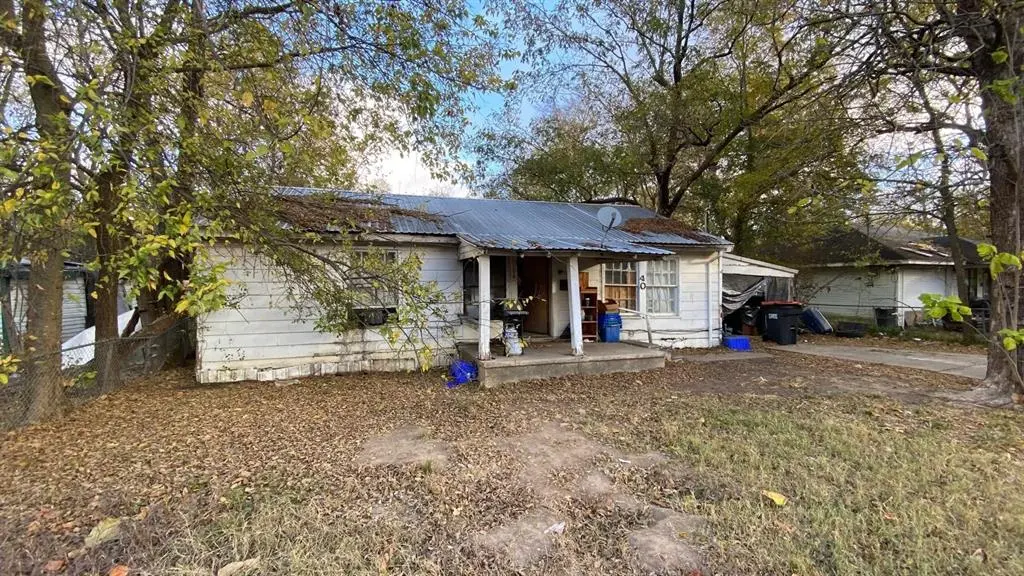 40 W Neagle Avenue, Paris, TX 75460