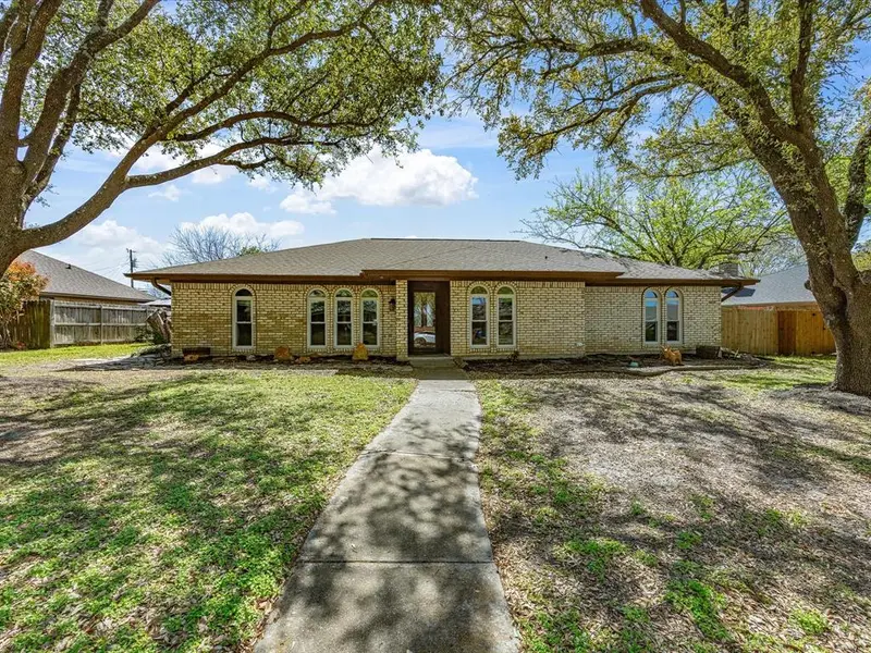 1901 Yorkstown Drive, Ennis, TX 75119