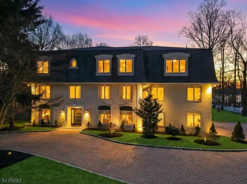 99 Ogle Rd, Old Tappan Boro, NJ 07675