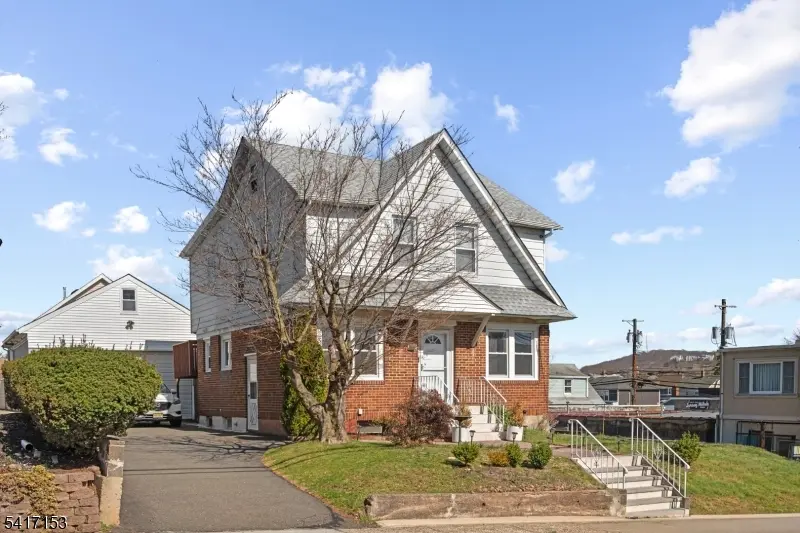 108 Jefferson Pl, Totowa Boro, NJ 07512