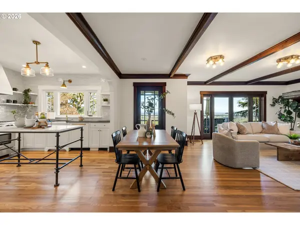 4323 SW HAMILTON TER, Portland, OR 97239